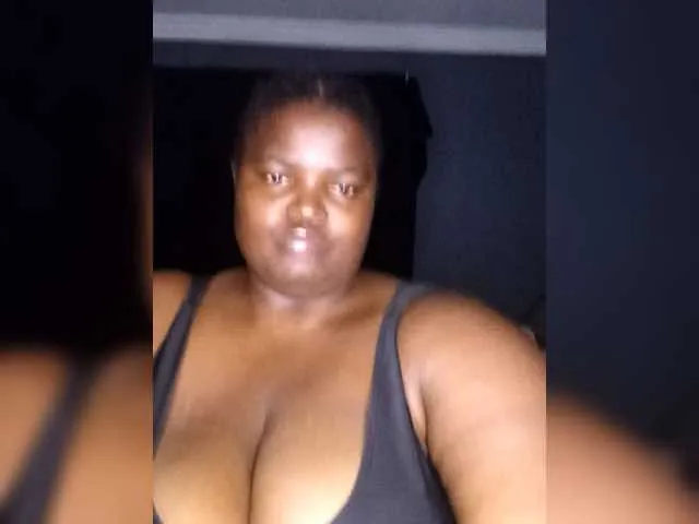 Chubbymommy205 on BongaCams