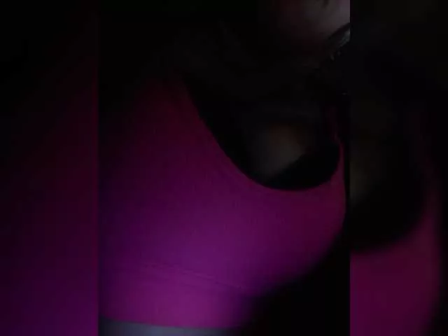 EveHugs on BongaCams 