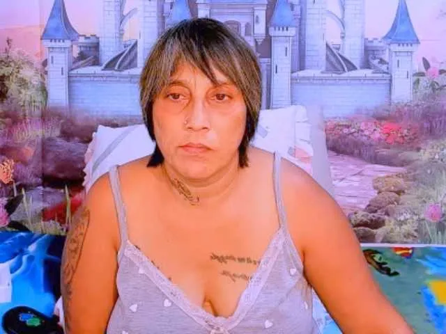 indianroxy on BongaCams