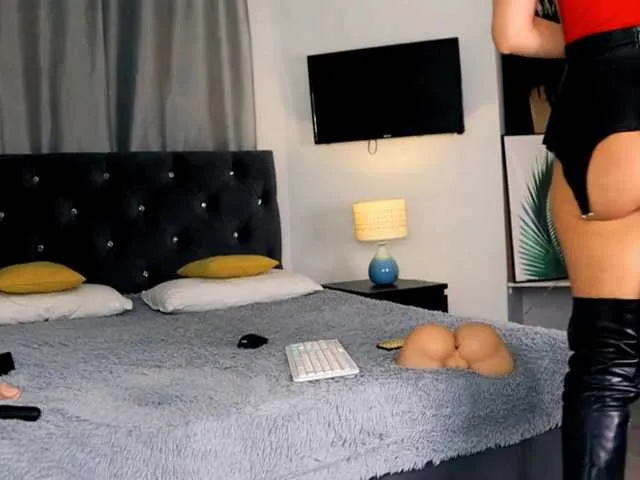 InvitingTina on BongaCams 