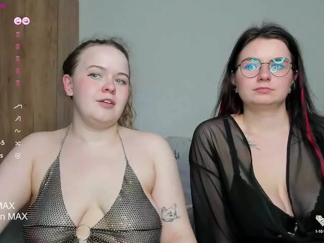 Kitty-and-Hannah on BongaCams 
