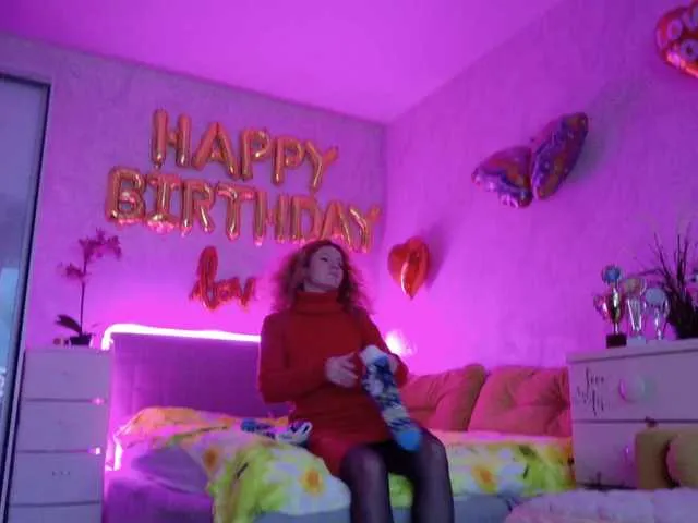 ladybigsmile model from BongaCams