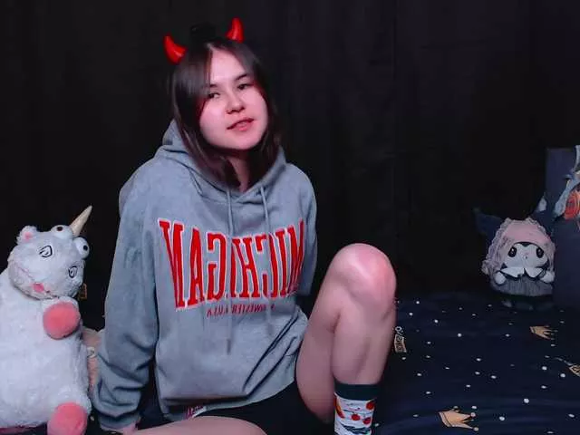 littleowlx on BongaCams 