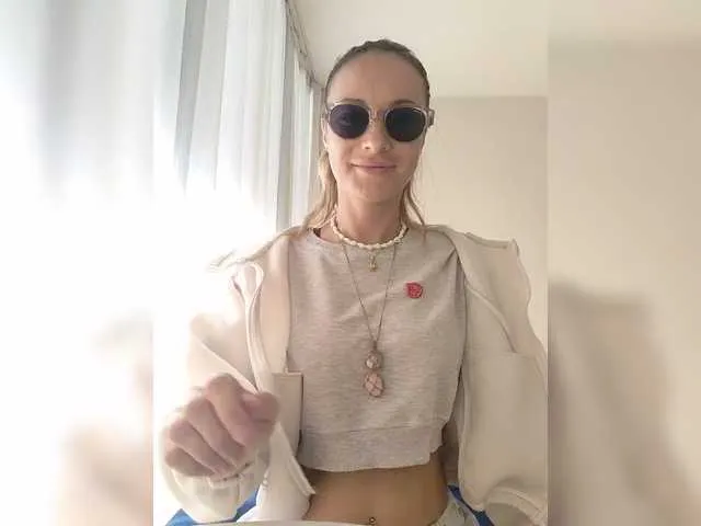 Lola3000 on BongaCams