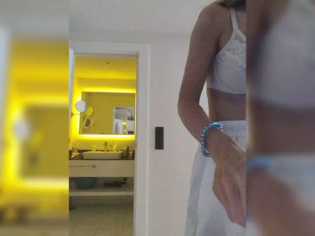 Lola3000 on BongaCams 