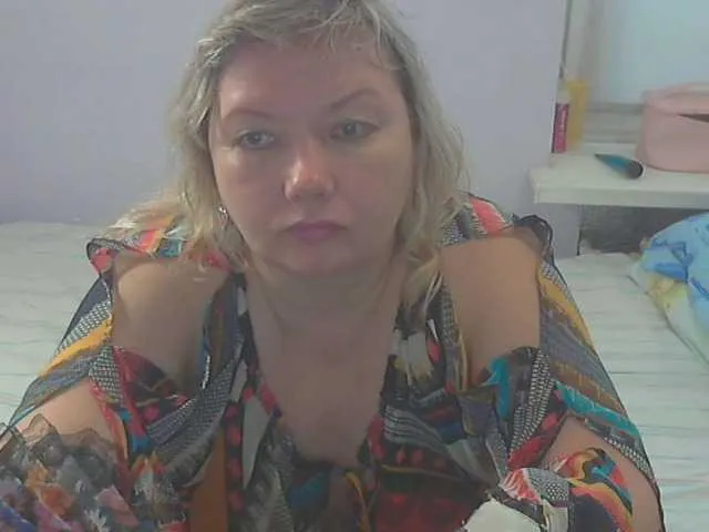 LucyAlexis on BongaCams