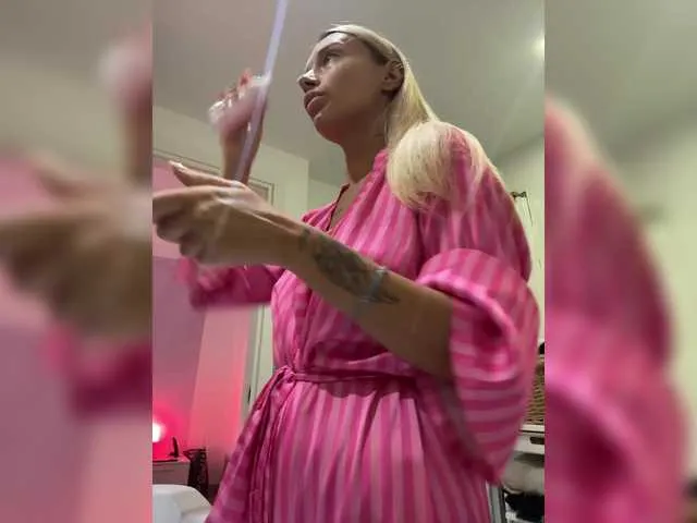 merrybaby on BongaCams 