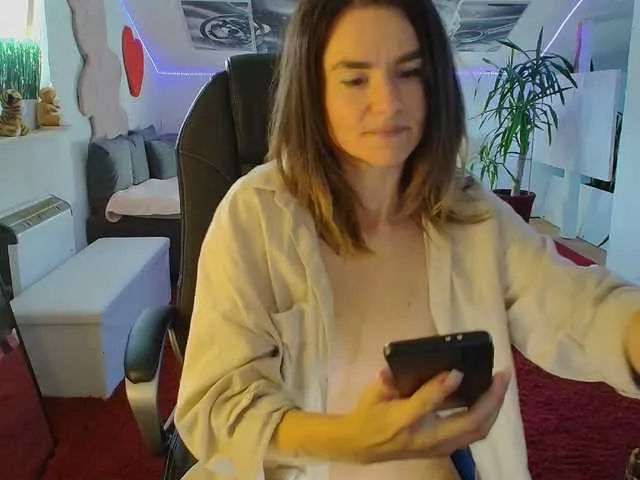 Nanny-Lora on BongaCams 