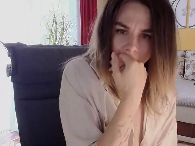 Nanny-Lora on BongaCams 