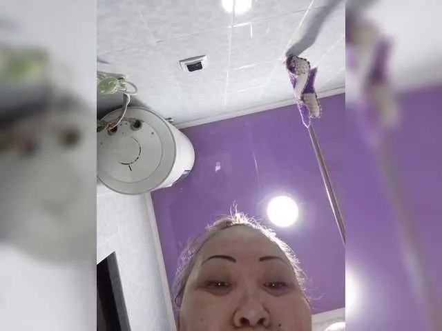 Qweentis on BongaCams 