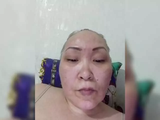 Qweentis on BongaCams 