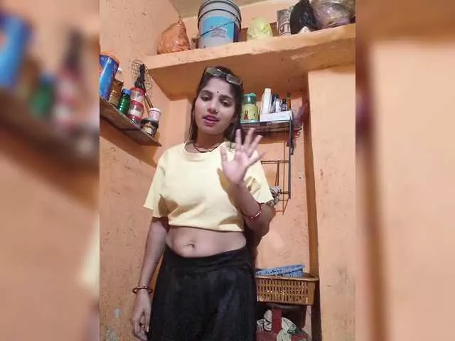 Tunnidelhi on BongaCams 