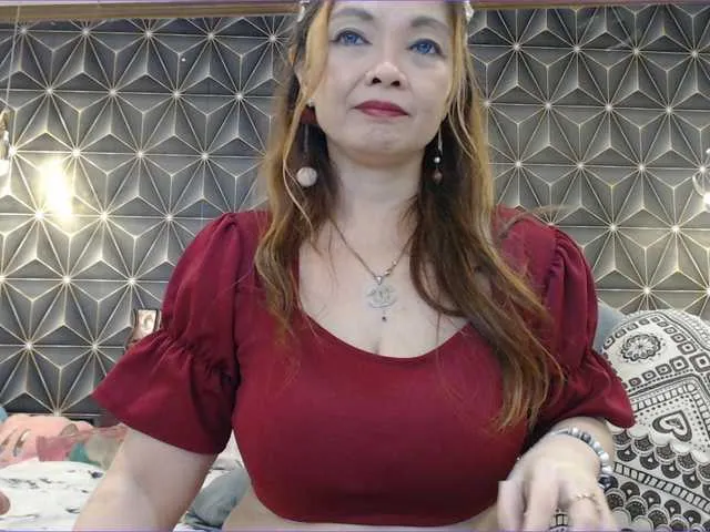 YummyMeily on BongaCams