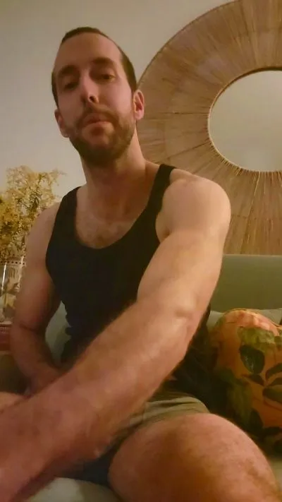 alphamuscles44 — Freechat on Cam4