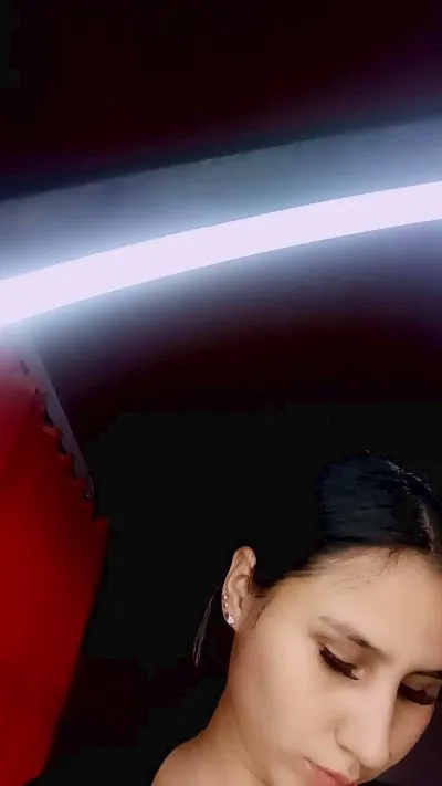 sara_jonnes on Cam4