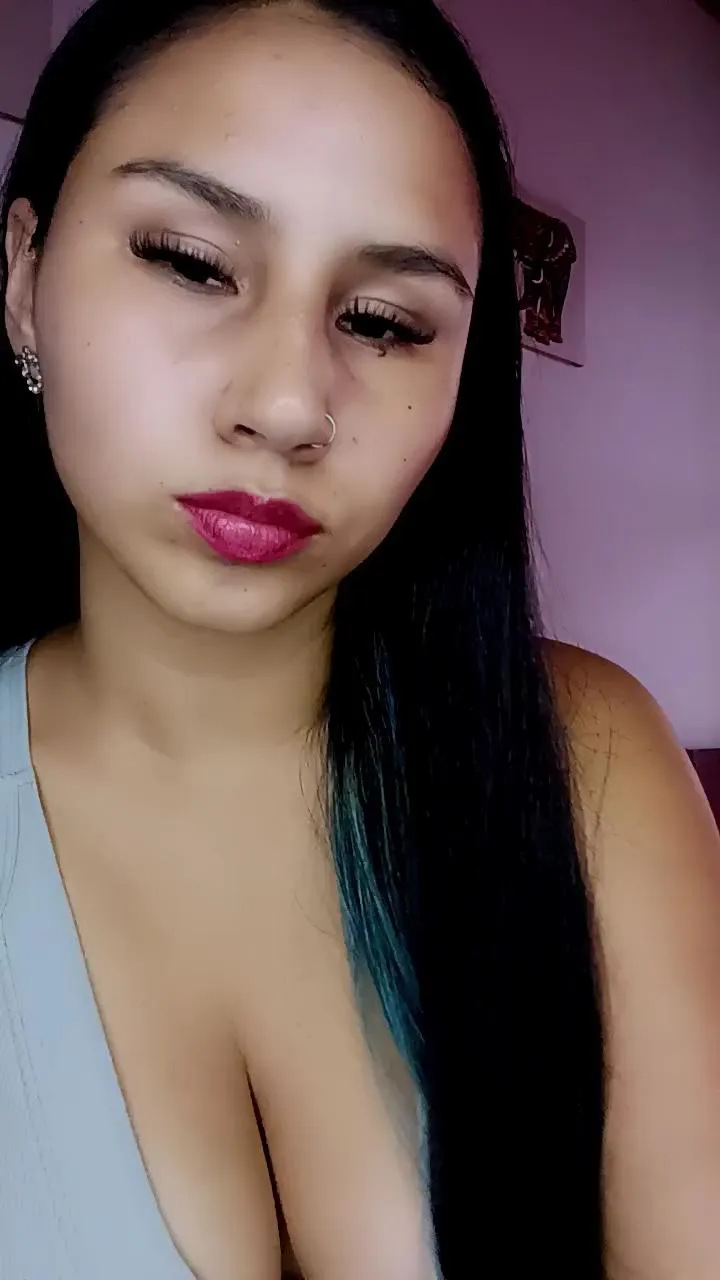 sara_jonnes on Cam4