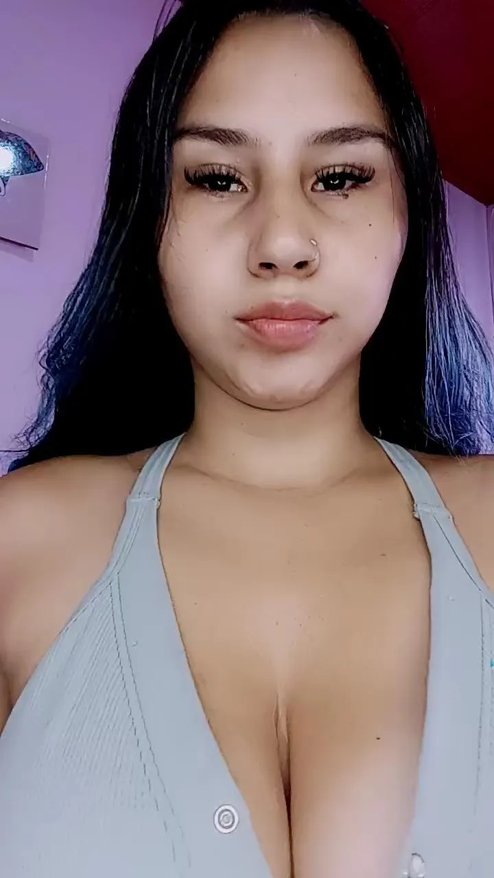 sara_jonnes on Cam4