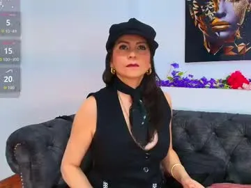 allie_pearl — Oil on my ass  [78 tokens left] Lush ONI welcome you to my world of fantasy and pleasure. I hope you enjoy it.  #milf #mature #bigass #anal #mommy