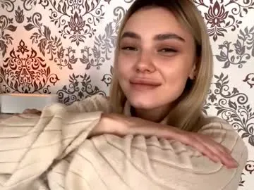 astridhagos — GOAL: Take off my sweater  if you like my cleavage so much [144 tokens left] #new #18 #shy #skinny #teen