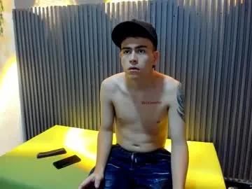 ell_mono on Chaturbate 