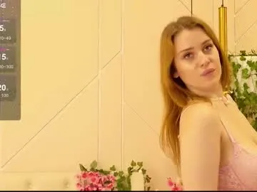 ellielarson on Chaturbate 