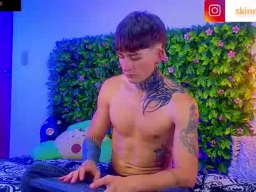 estebanchar_ — GOAL: Dance [100 tokens remaining] Welcome to my room! #muscle #twink #daddy #latino #gay