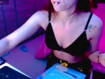 holy_juli2 — shoow bobbs [200 tokens left] lets have some fun together :) #feet #daddy #natural  #latina #lovense