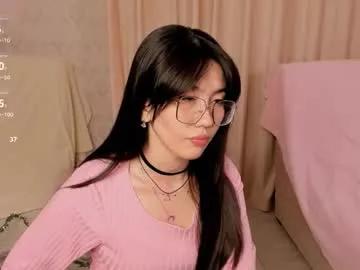 iris_on_cam on Chaturbate 