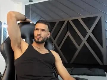 jacob_benelli — GOAL: HORNY MASTURBATION + PRECUM [99 tokens remaining] Hi welcome ! Tips turn me on and make me cum #new HERE!!! #muscle #hairy #latino #bigcock