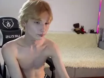 kessy_white — GOAL: Full NAKED [250 tokens remaining] welcome to my room guys...my pvt open for you!! #uncut #18 #teen #bigcock #twink