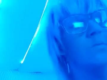 kikilovespartylights on Chaturbate 