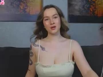 kylie_moss — Goal: Hot teasing you with my perfect boobs  #bigboobs and a #bigass that i know u will like I [111 tokens remaining]