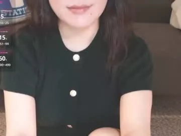 momo612238 on Chaturbate 