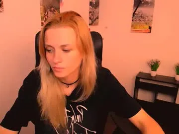 peppymia on Chaturbate 