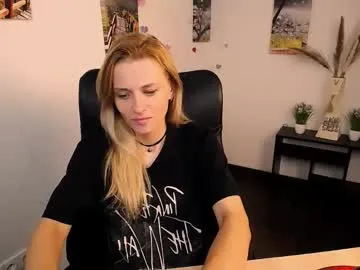 peppymia on Chaturbate 