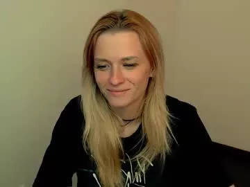peppymia on Chaturbate 