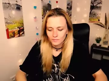 peppymia on Chaturbate 