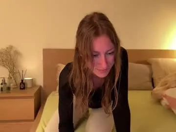 sophie_amalia — yaaayy I'm back!  Lovense Lush on - Interactive Toy that vibrates with your Tips - Goal Reached! #german #natural #skinny #smalltits #lush