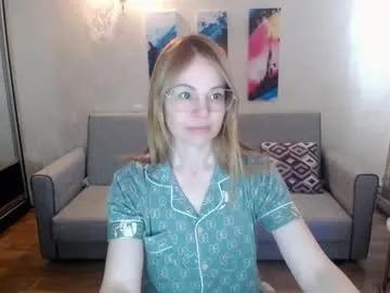 your_crush_12 — GOAL: Hand bra [975 tokens remaining] Welcome to my room! #smalltits #blonde #shy #milf #glasses