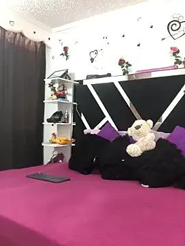 1lovelygirls — FULL KAKED AND TWERK