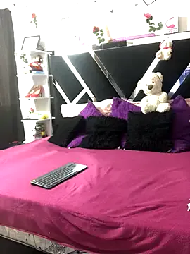 1lovelygirls — SHOW TITS