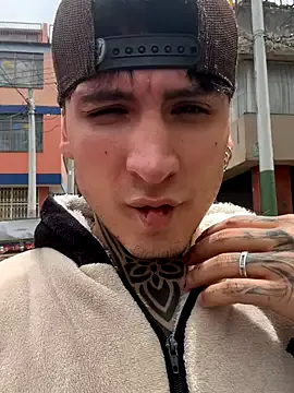 _Tomy08calderon — My friend sucks my dick in the car publi