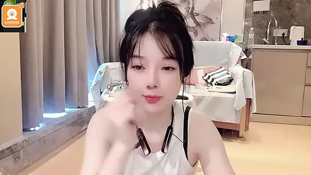 AKiKi711 on StripChat 