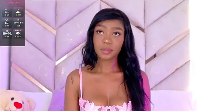 AlanaDoll on StripChat 