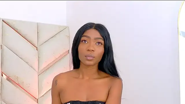 AlanaDoll on StripChat 