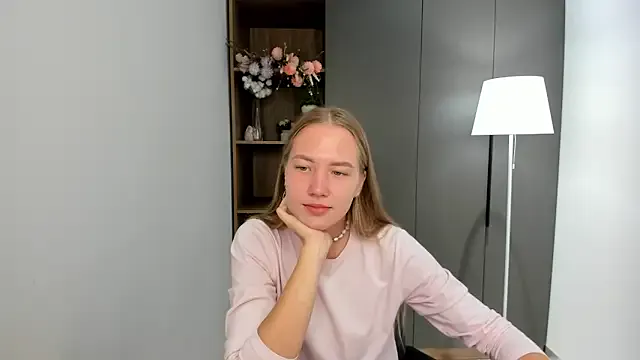 AlbaMesick on StripChat 