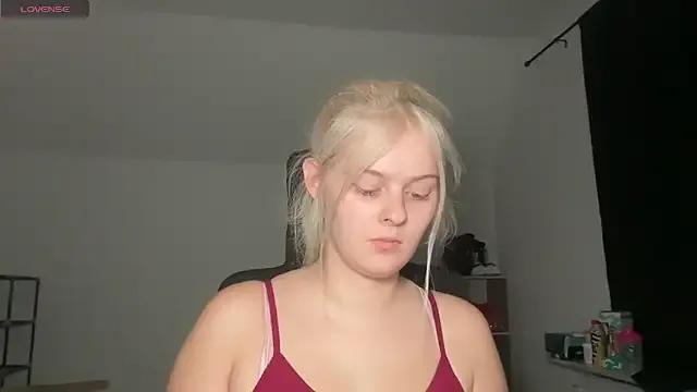 Allylove03 on StripChat 