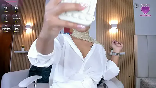 alma_avad on StripChat 