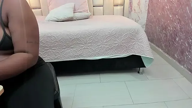 ALYANNA_HOT_ on StripChat 