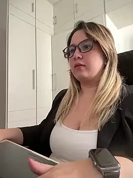 amooraaamoon on StripChat 